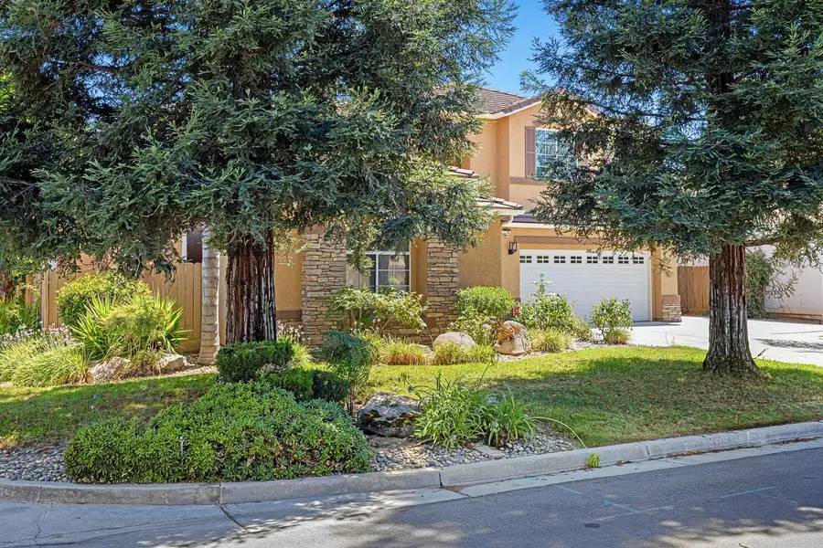 2707 E Omaha Avenue, Fresno, CA 93720 - #3