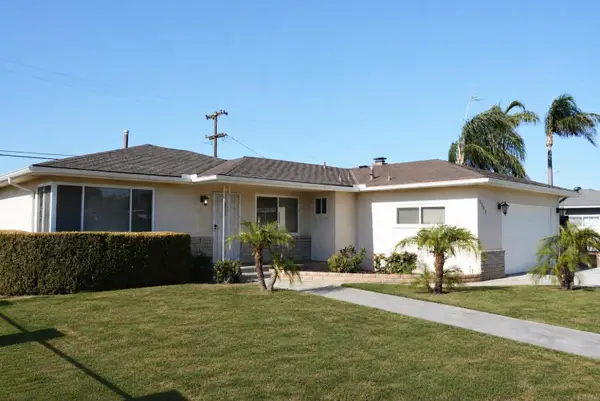 3903 E Bellaire Way, Fresno, CA 93726