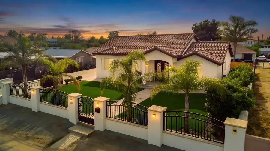 1435 N Valentine Avenue, Fresno, CA 93722 - #2