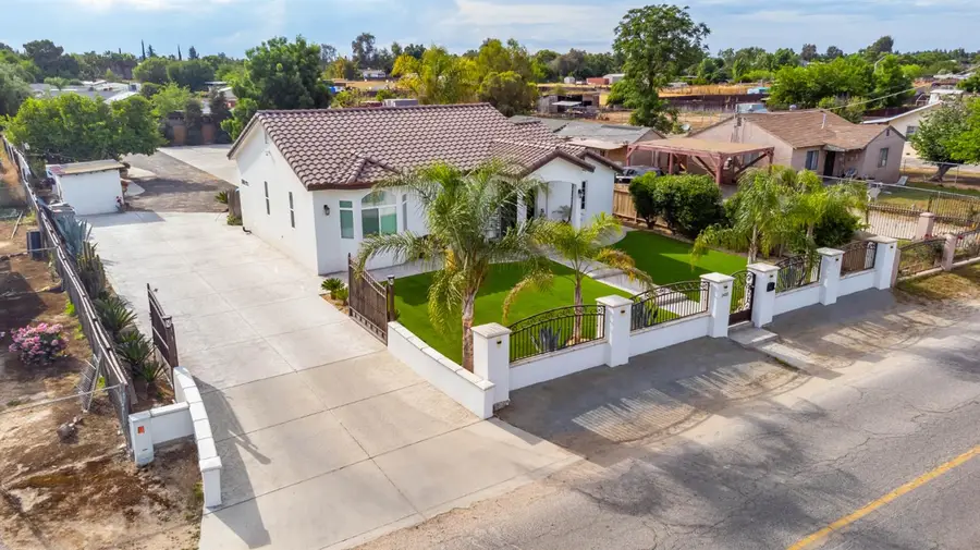 1435 N Valentine Avenue, Fresno, CA 93722 - #3