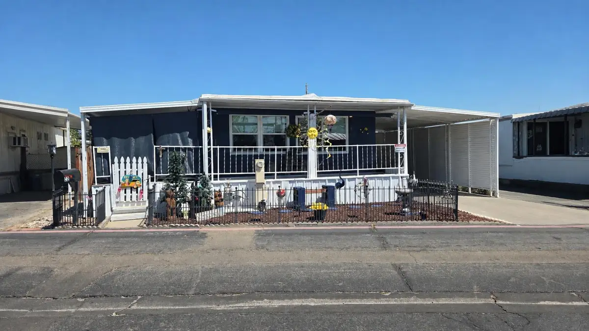 1724 Minnewawa Avenue #12, Clovis, CA 93612 - #1