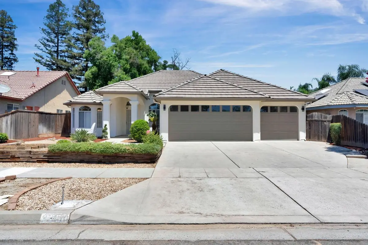 3550 W Escalon Avenue, Fresno, CA 93711 - #1