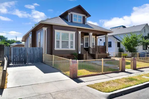 220 N College Avenue, Fresno, CA 93701