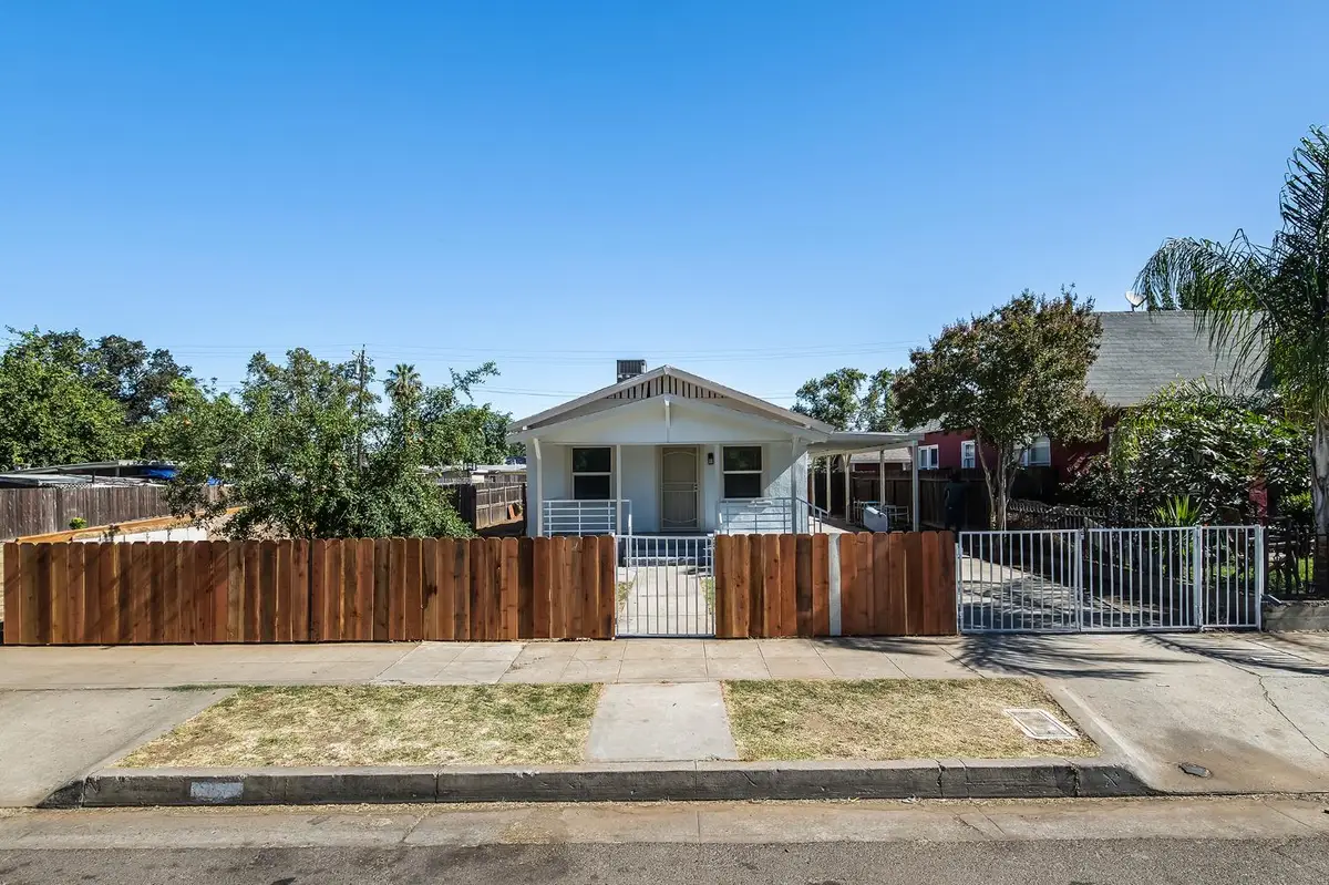 2221 E Lewis Ave, Fresno, CA 93701 - #1