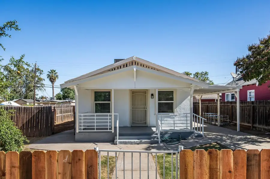 2221 E Lewis Ave, Fresno, CA 93701 - #2