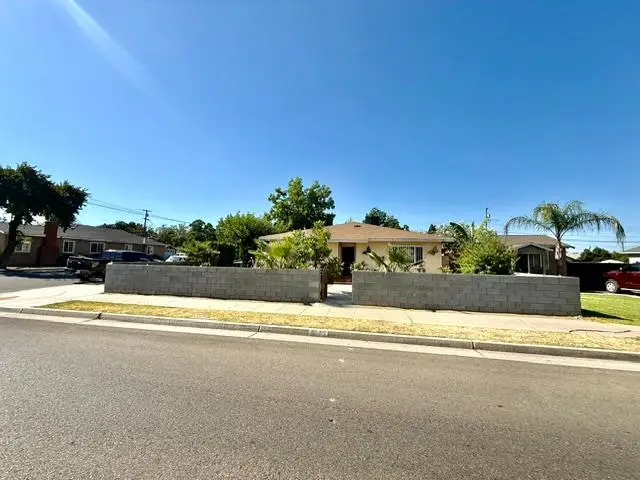 2103 Floral Avenue, Selma, CA 93662 - #2