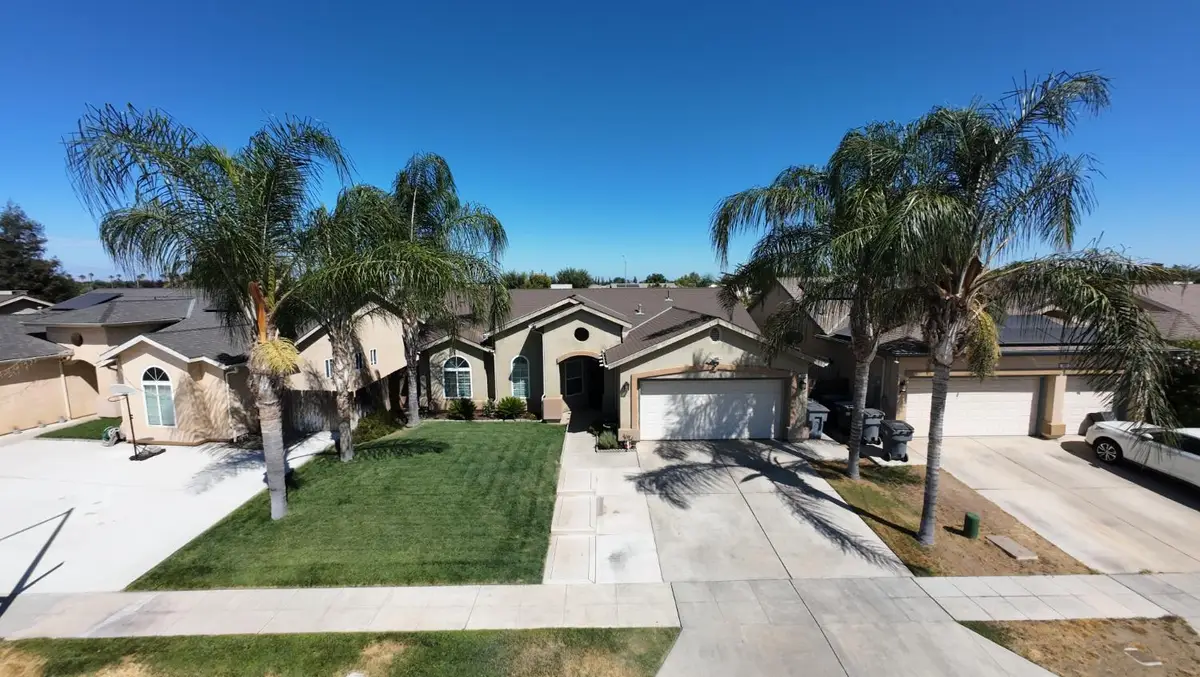 2449 S Lind Avenue, Fresno, CA 93725 - #1