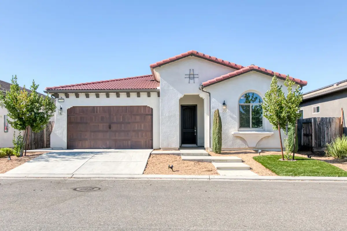 2713 Vermont Avenue, Clovis, CA 93619 - #1