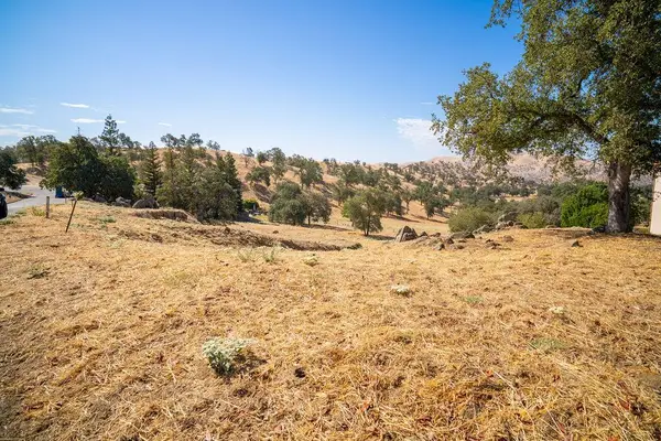 12 Mary Rebecca Ln, Friant, CA 93626