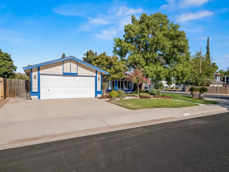 225 N Acacia Avenue, Clovis, CA 93612 - #2