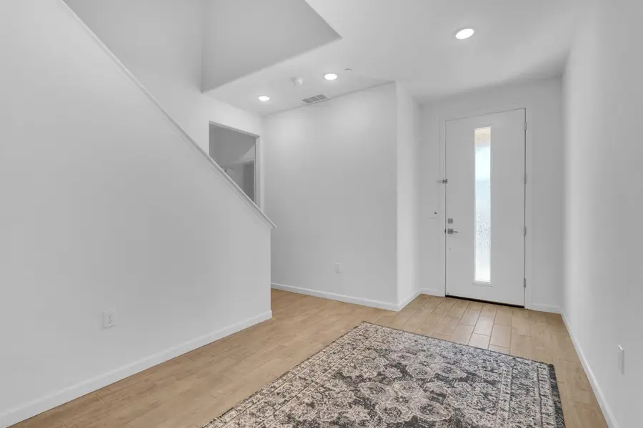 6654 E Carmen Avenue, Fresno, CA 93727 - #3