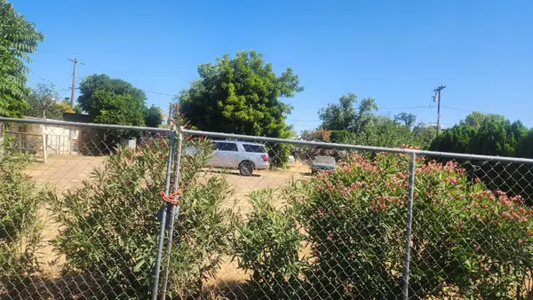 5025 E Kings Canyon, Fresno, CA 93727