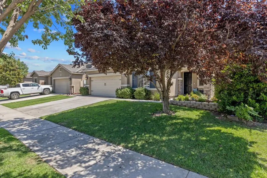 3825 E Cherry Avenue, Visalia, CA 93292 - #3