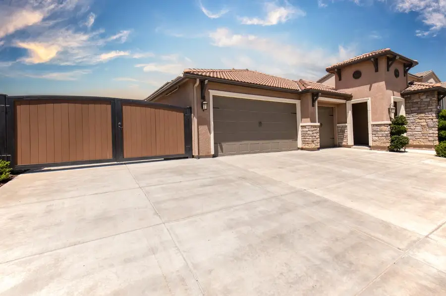 3941 Sussex Avenue, Clovis, CA 93619 - #3