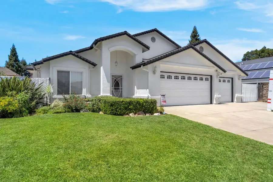 293 Post Avenue, Sanger, CA 93657 - #2