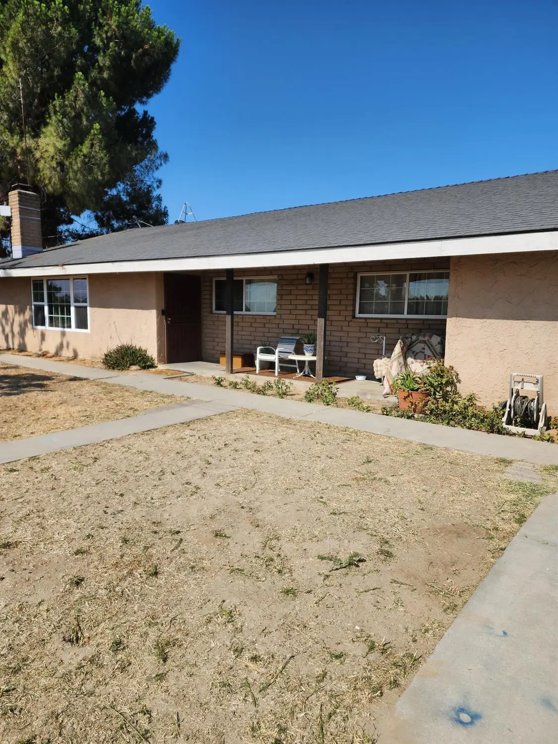425 E Springfield Avenue, Fresno, CA 93725 - #1