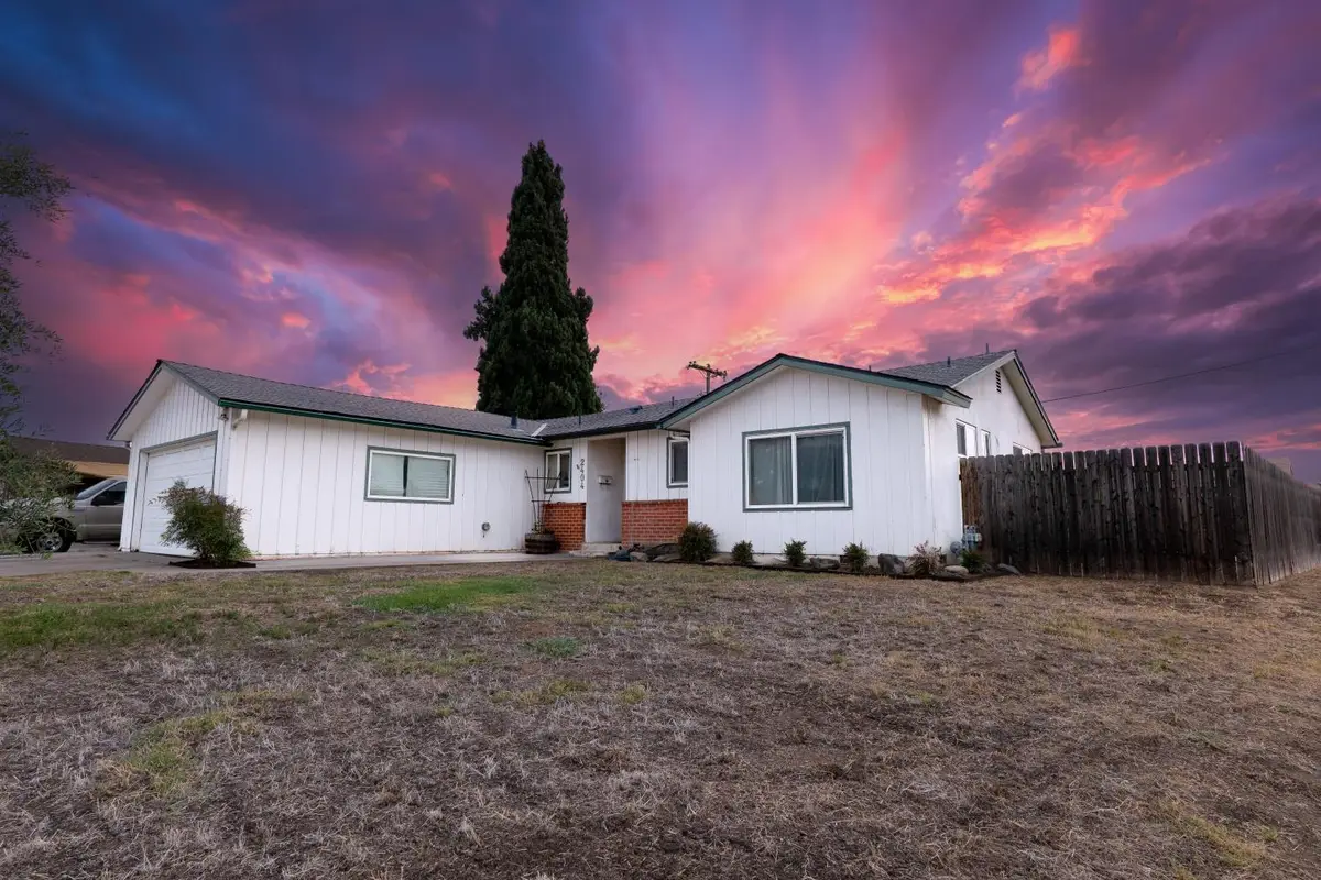 2404 Dewitt Avenue, Clovis, CA 93612 - #1