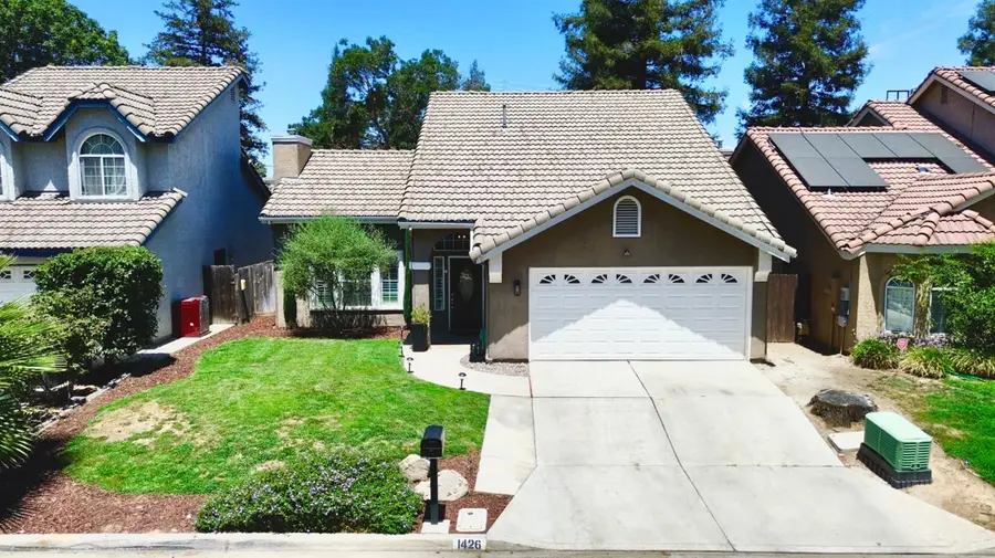 1426 E Salem Avenue, Fresno, CA 93720 - #2