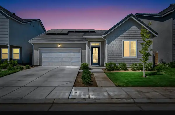 1069 Wolverton Way W, Madera, CA 93636