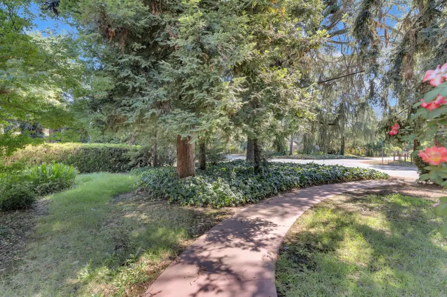 3662 N Wishon Avenue, Fresno, CA 93704 - #3