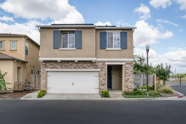 5402 W Santa Barbara Drive, Fresno, CA 93722