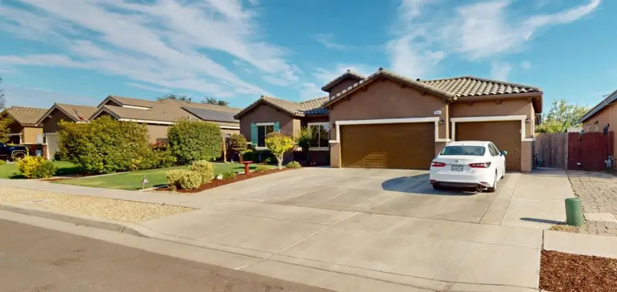 16149 W Ashli Avenue, Kerman, CA 93630 - #3