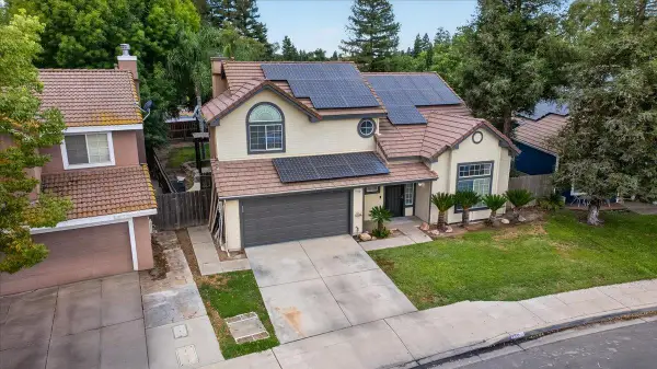 970 N Bush Avenue, Clovis, CA 93611
