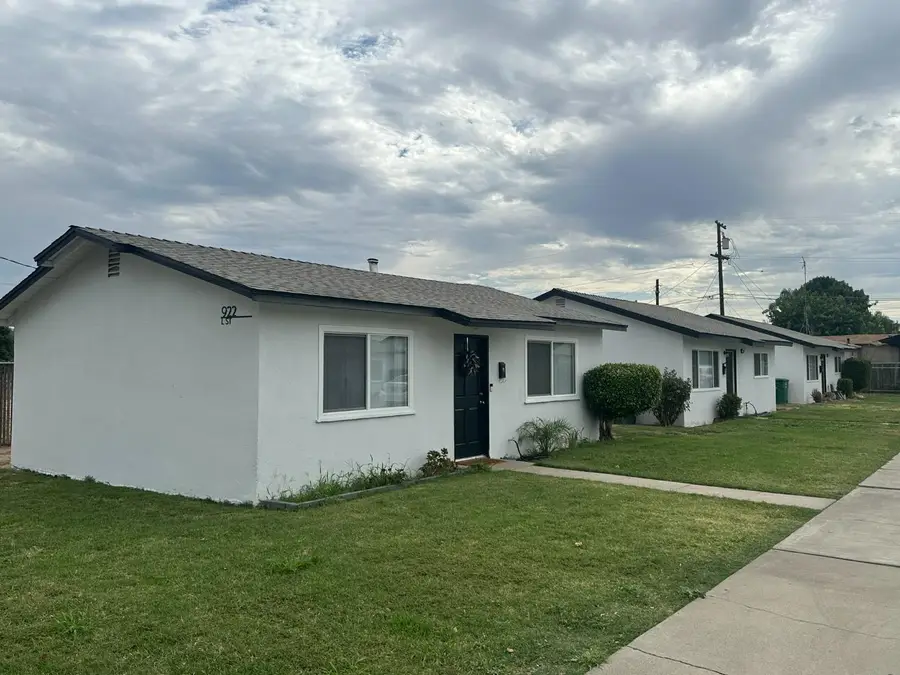 922 L Street, Sanger, CA 93657 - #2