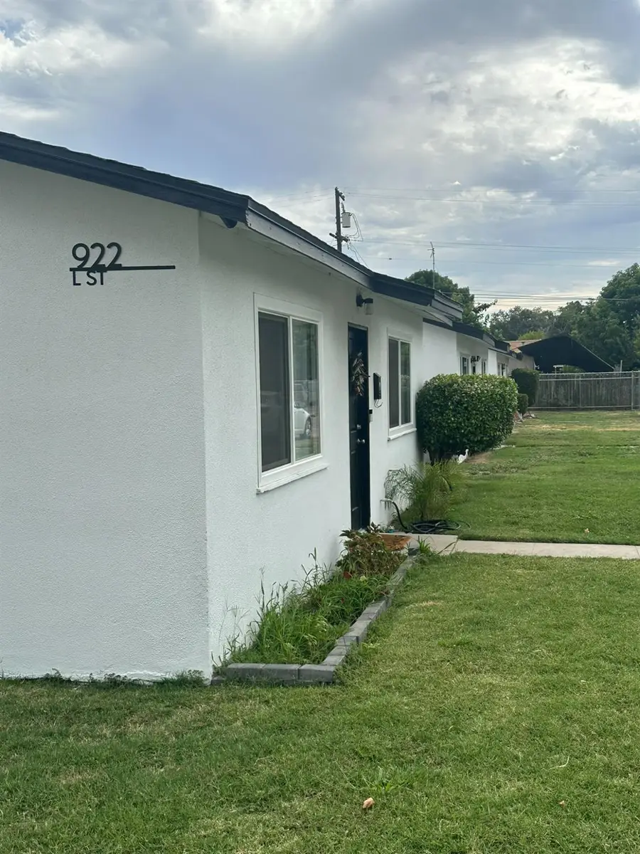 922 L Street, Sanger, CA 93657 - #3