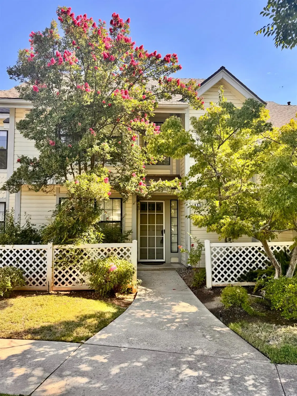 953 E Foxhill Drive, Fresno, CA 93720 - #1