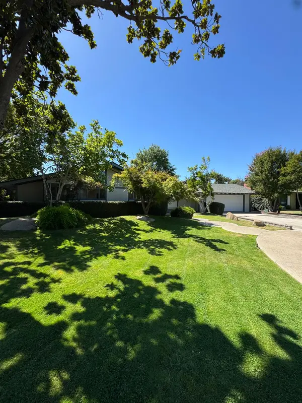 2919 E Joaquin Place, Fresno, CA 93726