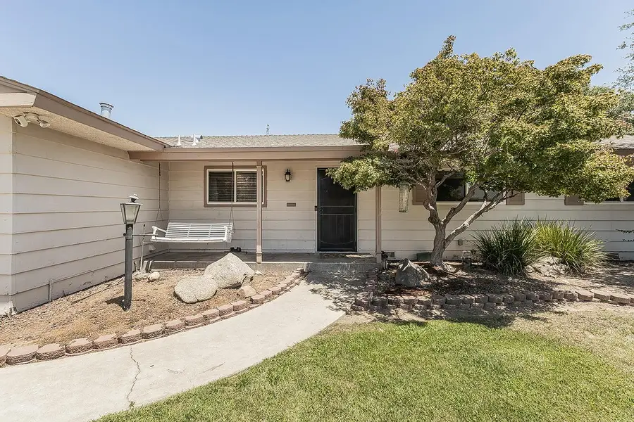 6038 N Roosevelt Avenue, Fresno, CA 93704 - #3