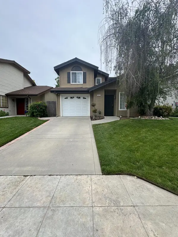 813 E Mockingbird Lane, Fresno, CA 93730