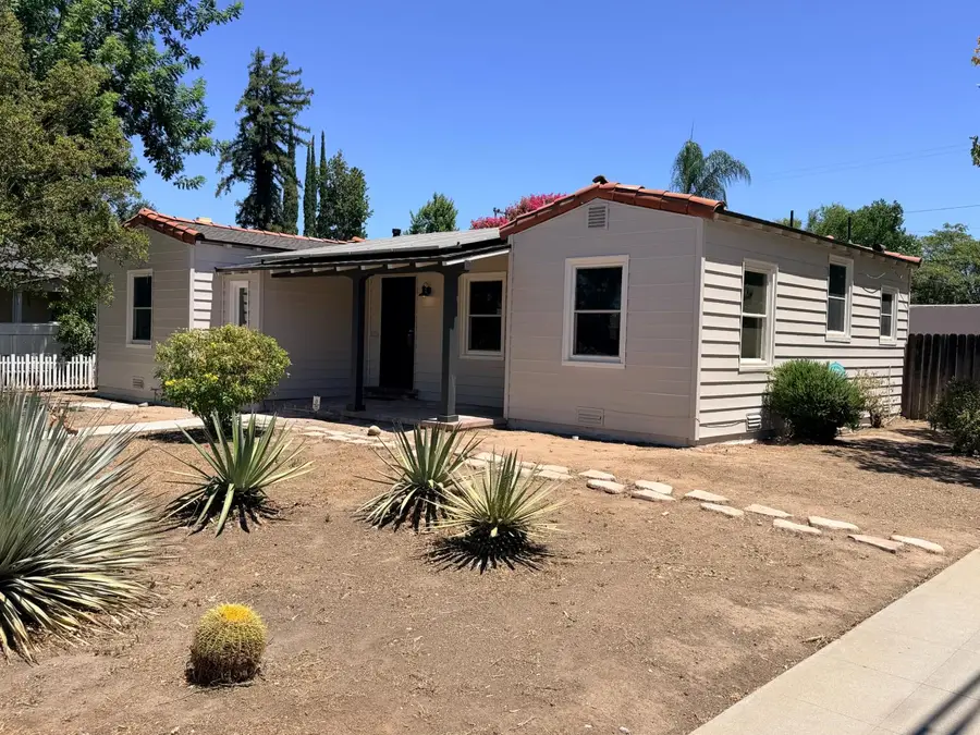 3004 N Thorne Avenue, Fresno, CA 93704 - #2