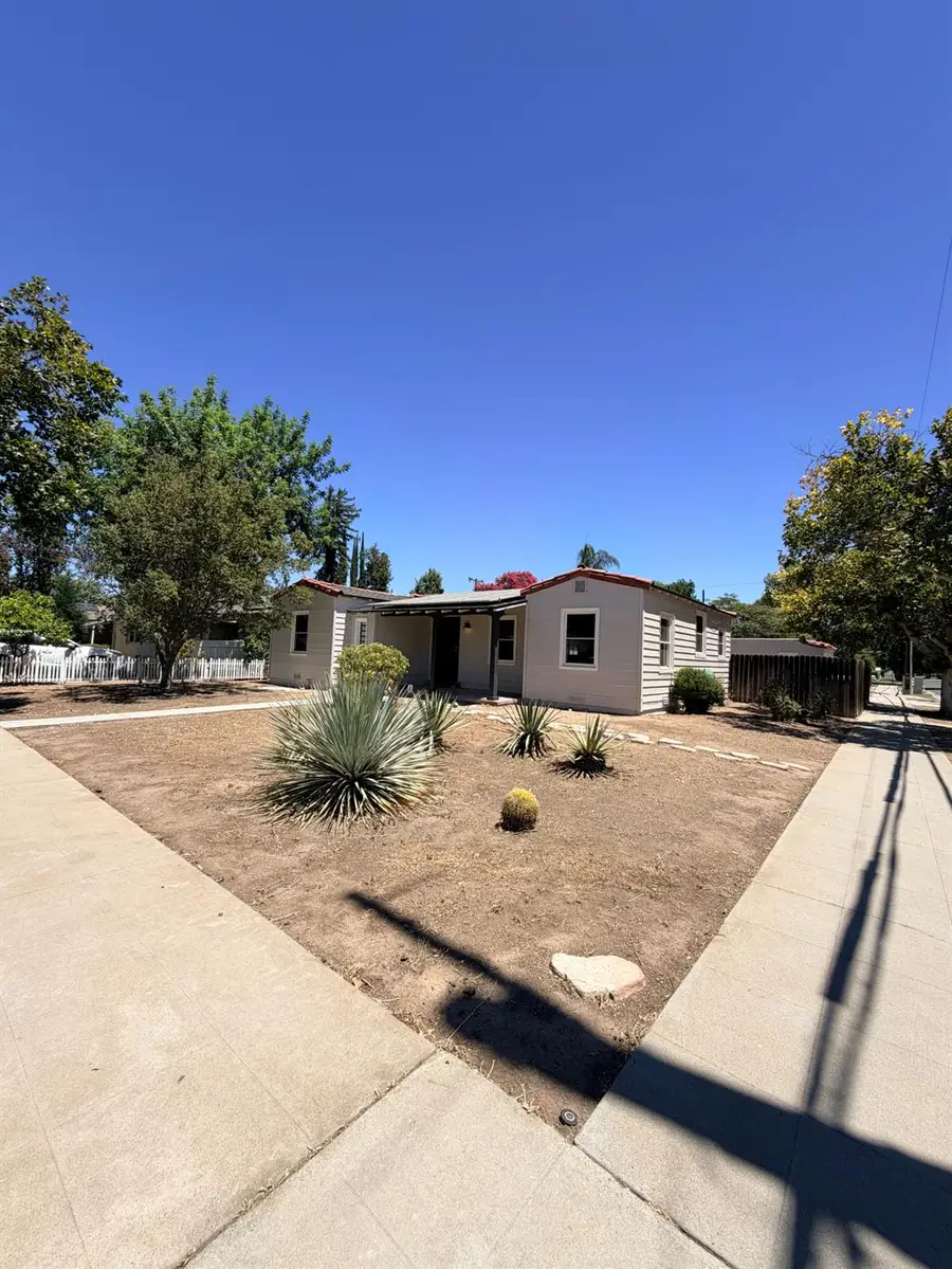3004 N Thorne Avenue, Fresno, CA 93704 - #3
