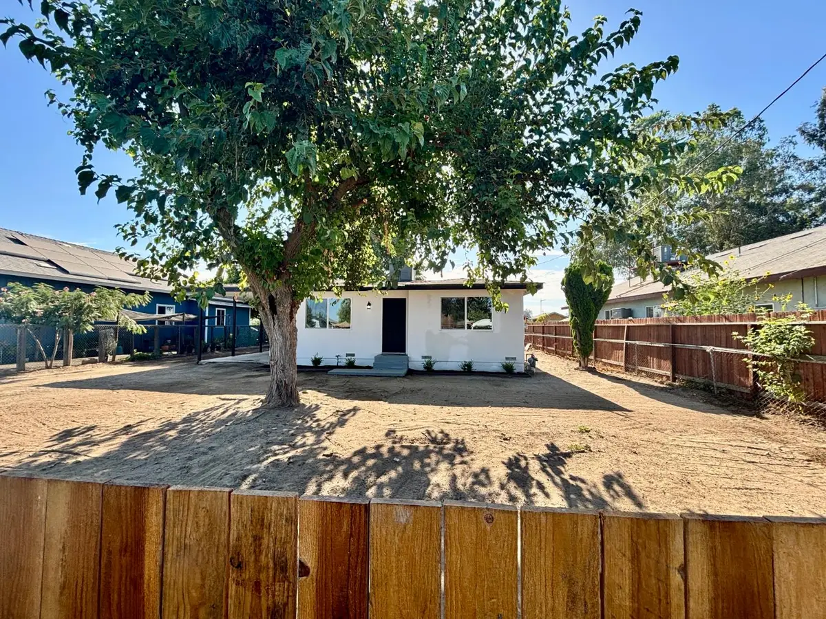 9762 S Shaft Avenue, Selma, CA 93662 - #1