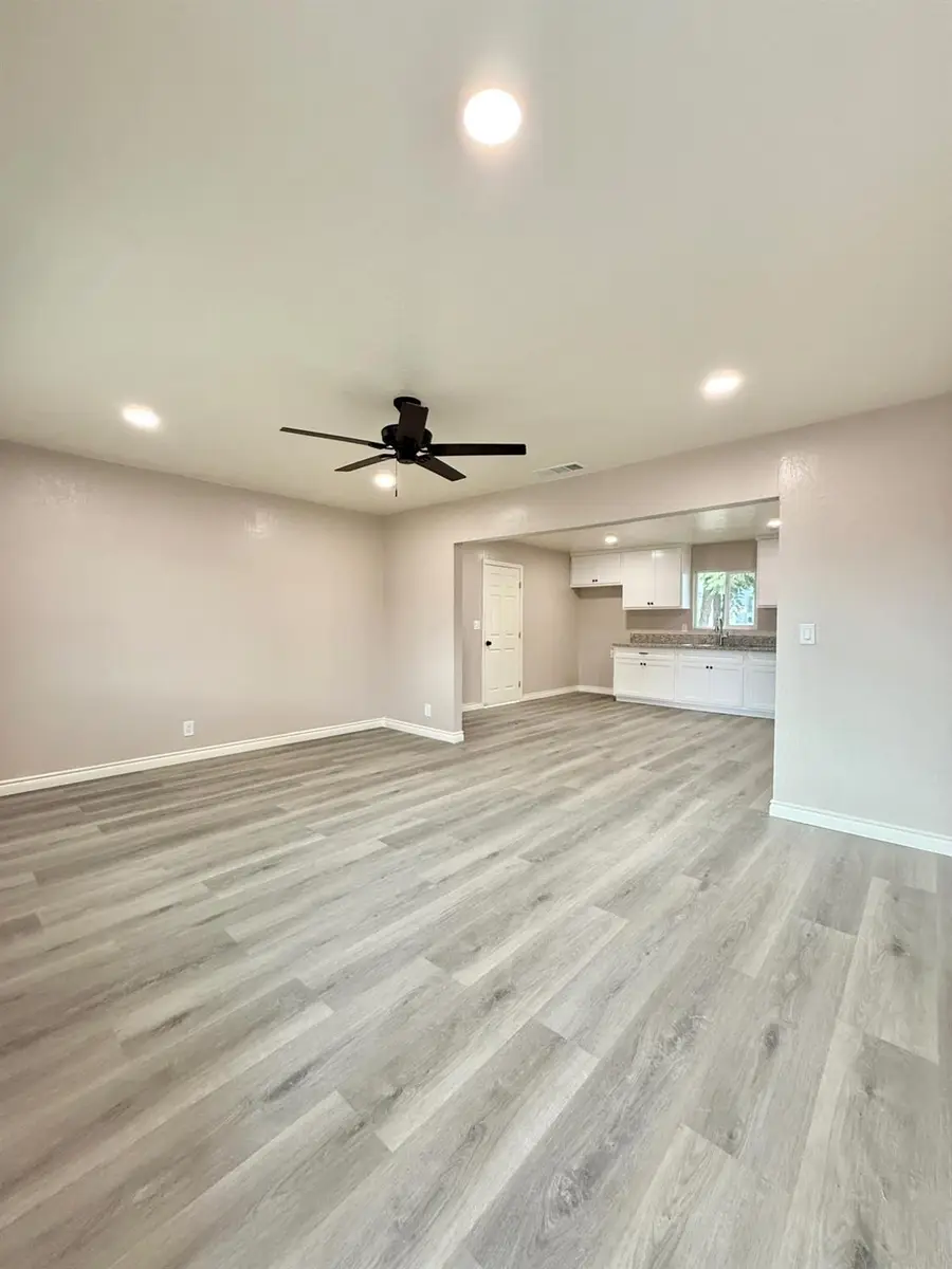 9762 S Shaft Avenue, Selma, CA 93662 - #3