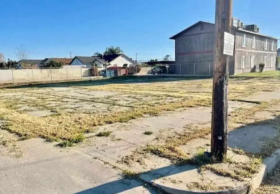 1122 7th, Sanger, CA 93657 - #2