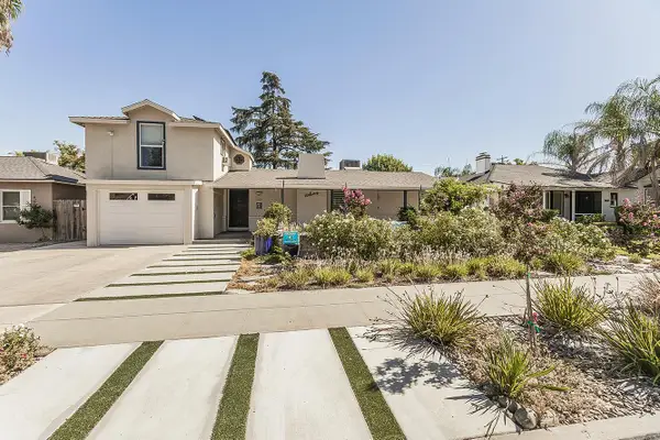 208 E Peralta Way, Fresno, CA 93704