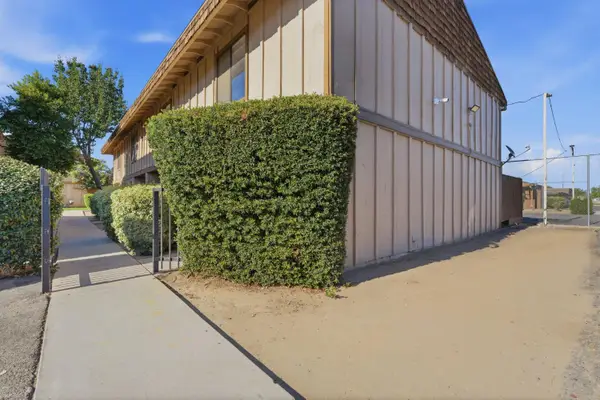 1221 N Peach Avenue #112, Fresno, CA 93727