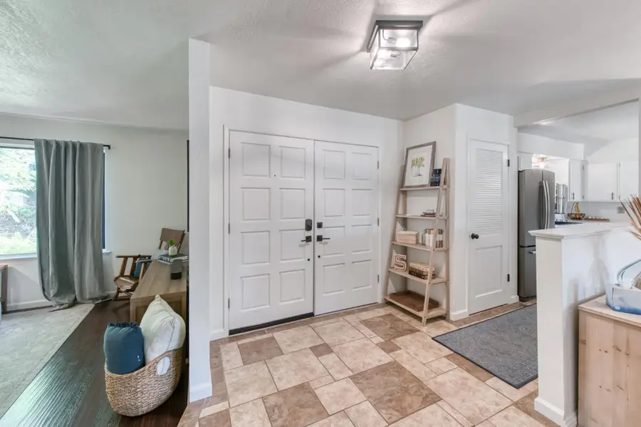 675 W Palo Alto Avenue, Fresno, CA 93704 - #3