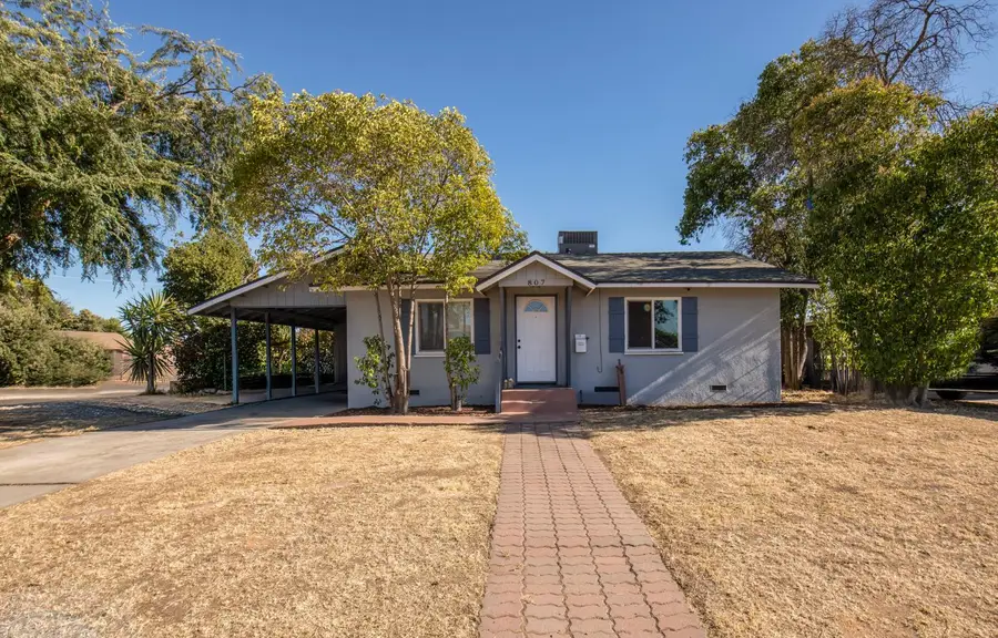 807 W Shields Avenue, Fresno, CA 93705 - #2