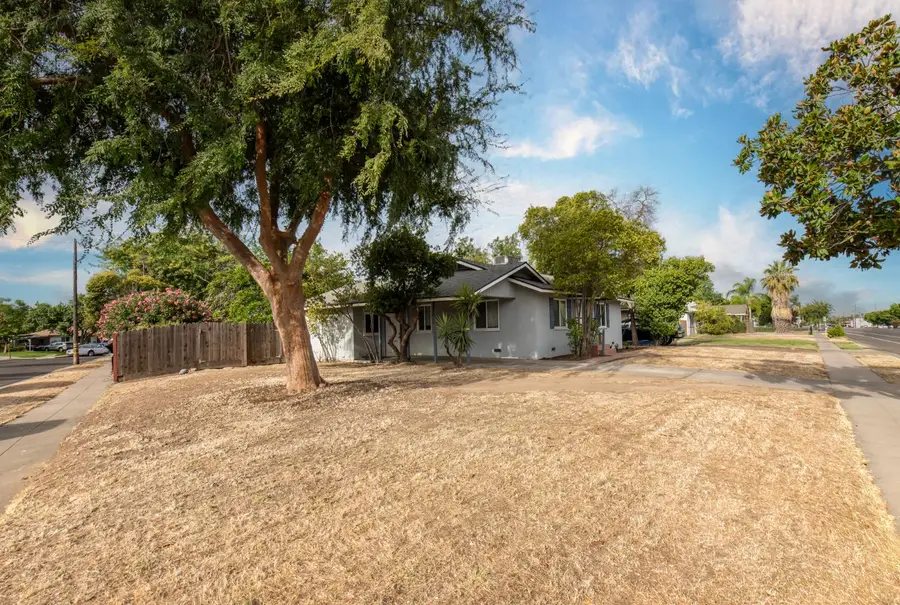 807 W Shields Avenue, Fresno, CA 93705 - #3
