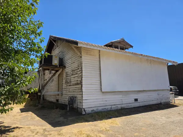 126 N Roosevelt Avenue, Fresno, CA 93701