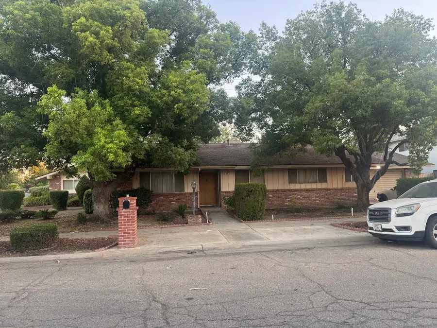 325 N Manila Avenue, Fresno, CA 93727 - #3