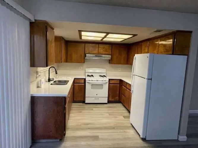 84 Redwood Avenue, Sanger, CA 93657 - #3