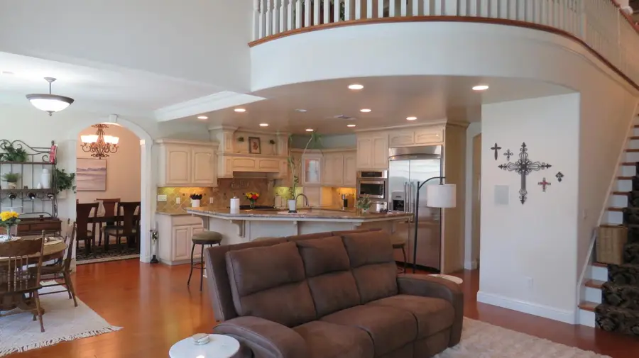 15641 Oak Drive, Kerman, CA 93630 - #3