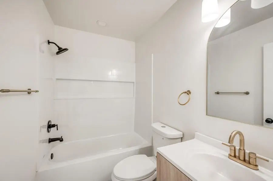 4046 E Cortland, Fresno, CA 93726 - #3