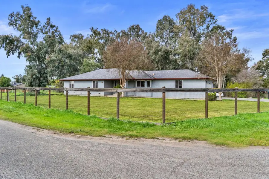 17646 Lane Drive, Madera, CA 93638 - #2