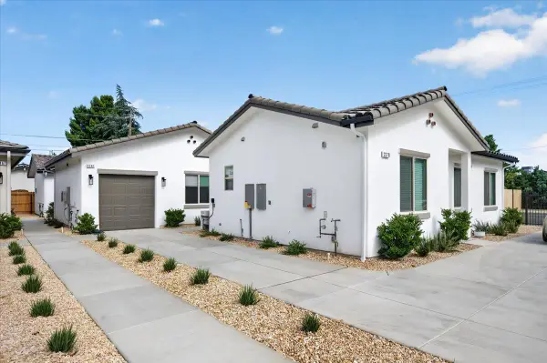 2343 N Arthur, Fresno, CA 93705